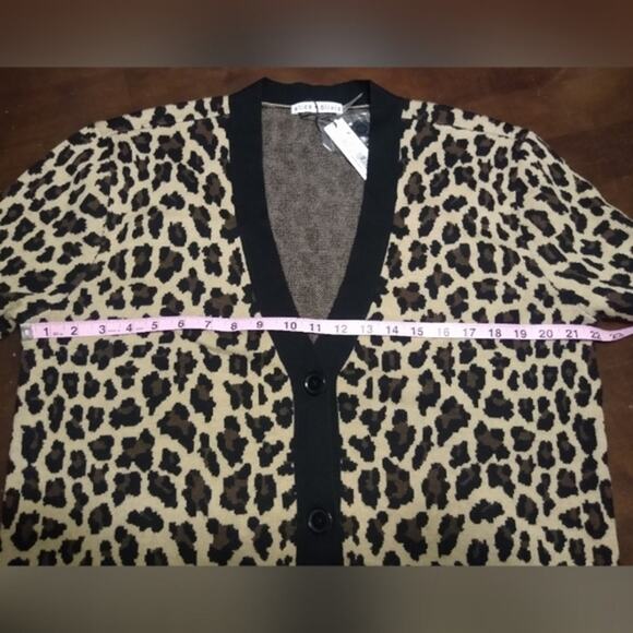 alice + olivia Bradford Grandpa Leopard Wool Blend Cardigan Sweater Size Medium - Picture 6 of 16